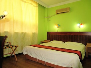 Free WiFi - 25 Four Seasons Youth Hostel (Qingdao)