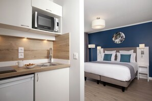 電冰箱、微波爐、爐台、洗碗機