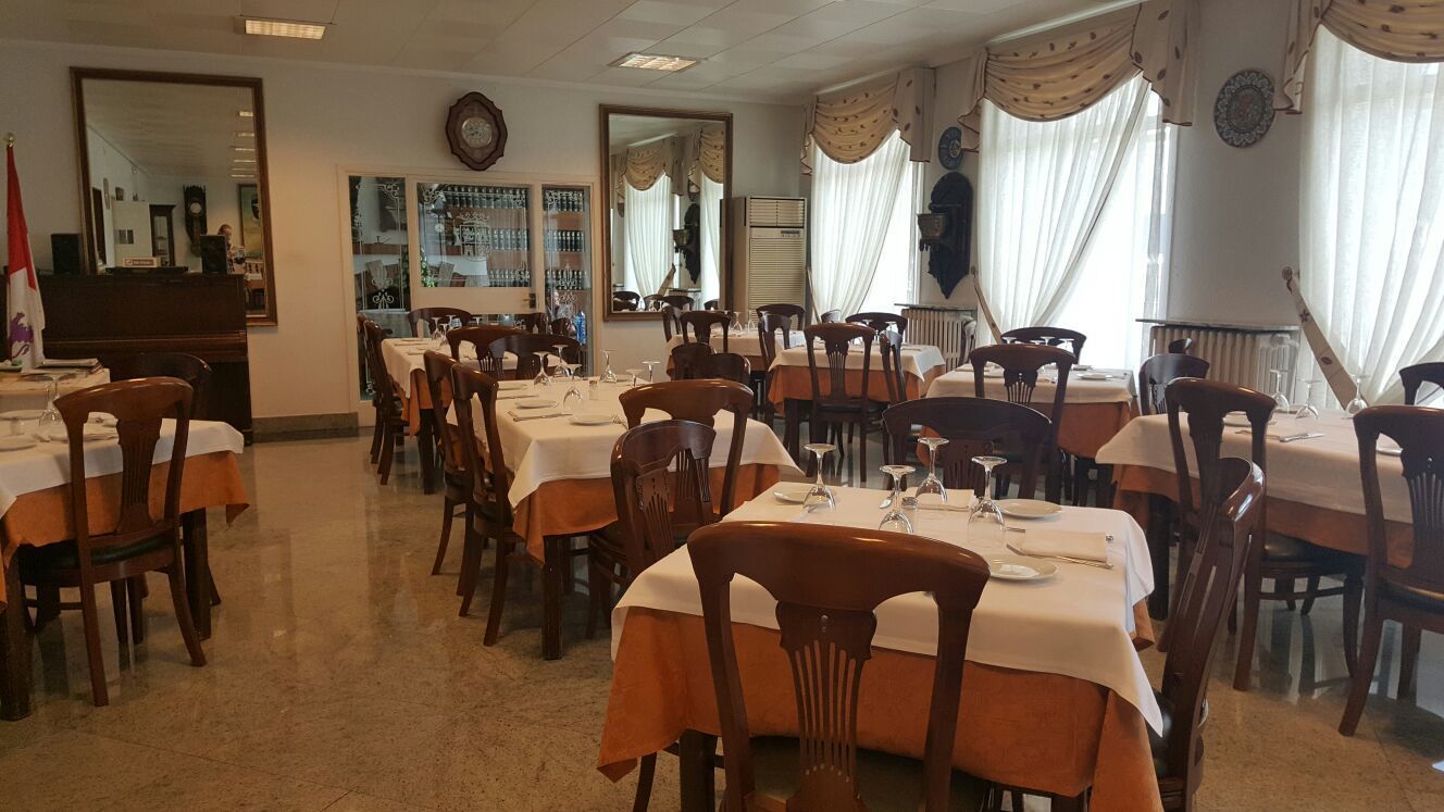 breakfast, lunch, dinner served; local cuisine