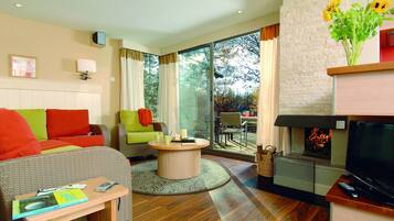 Cottage VIP 4 personnes | Salle de séjour | Télévision de 50 cm avec chaßnes par cùble