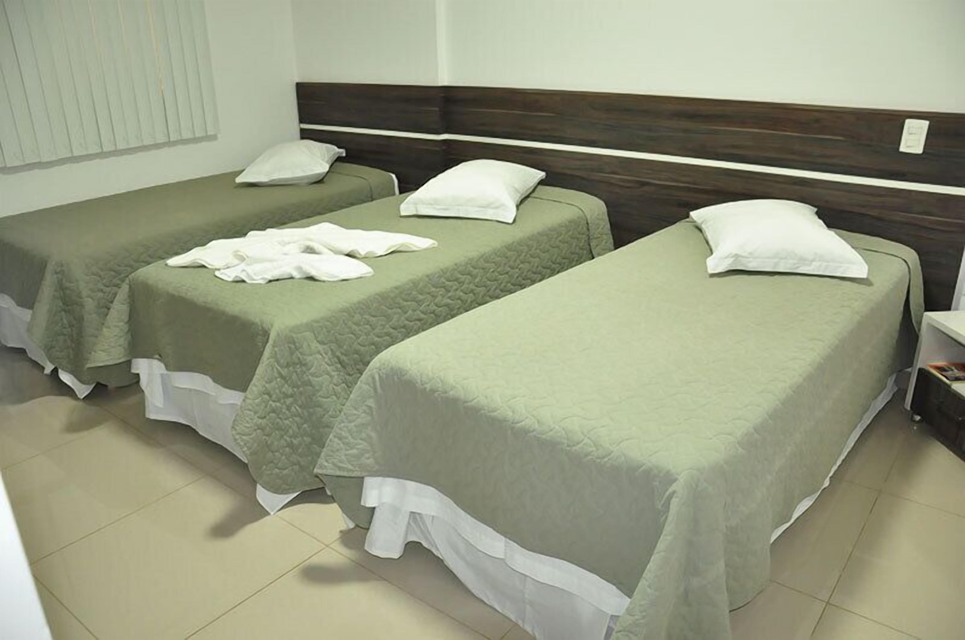 triple room | minibar, in-room safe, desk, iron/ironing board