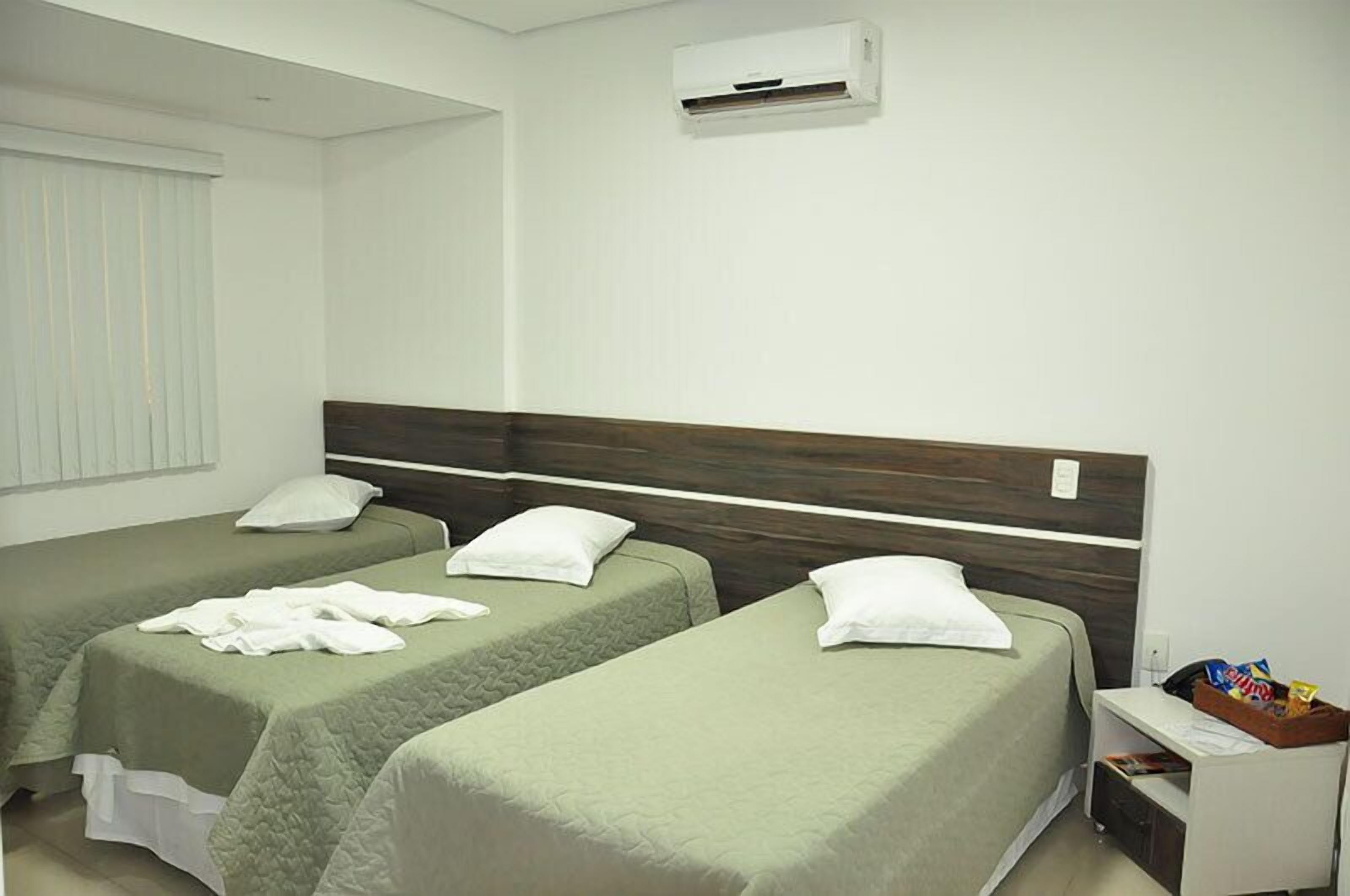 triple room | minibar, in-room safe, desk, iron/ironing board