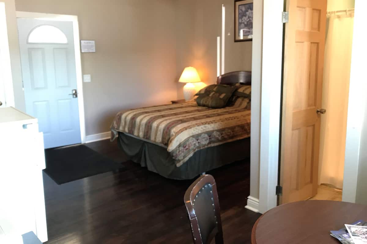 Kamar, Beberapa Tempat Tidur, Bebas Asap Rokok, pemandangan danau (Maple Beach) | Setrika/meja setrika, Wi-Fi gratis, dan seprai linen