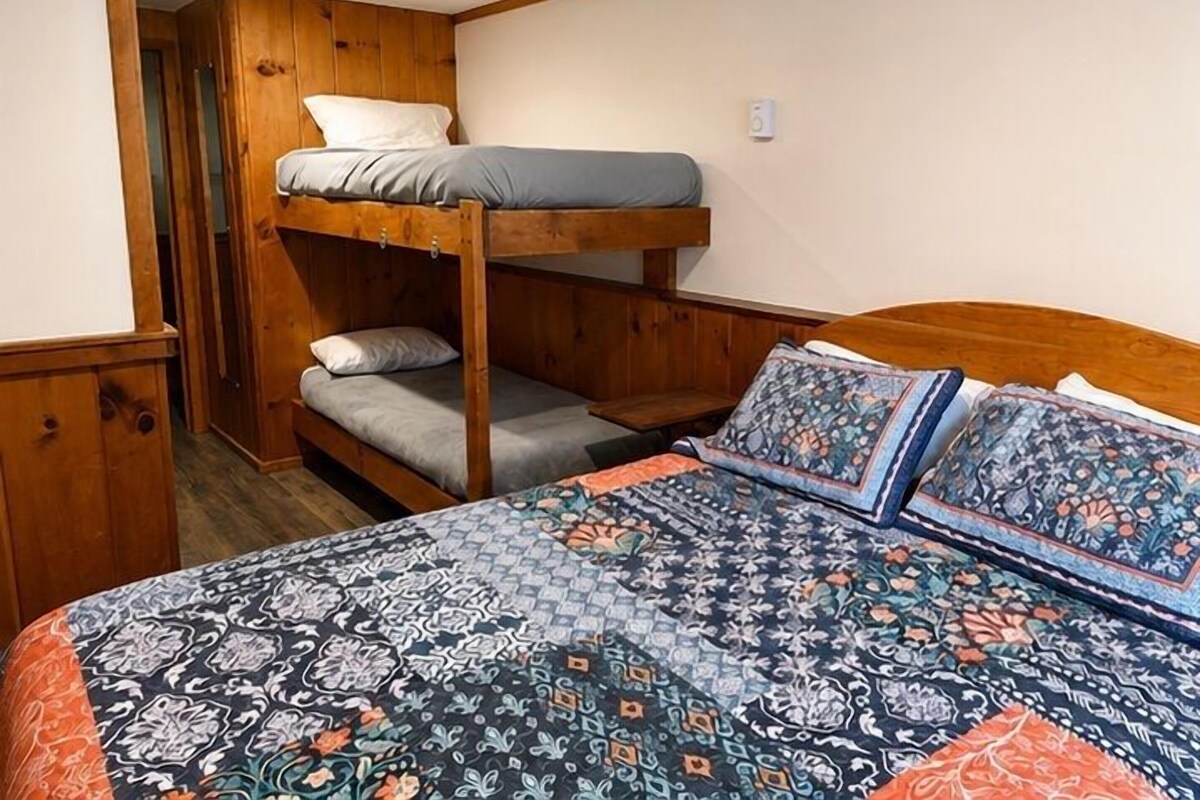 Habitación Confort, varias camas | Ropa de cama 