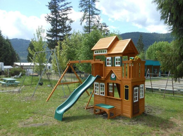 Área de juegos infantiles al aire libre