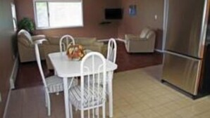 Suite 3 | Spiseområde på rommet