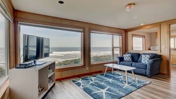 1 bedroom Cottage w/Jacuzzi, Oceanview Pet Friendly | Pillowtop beds, free WiFi, bed sheets