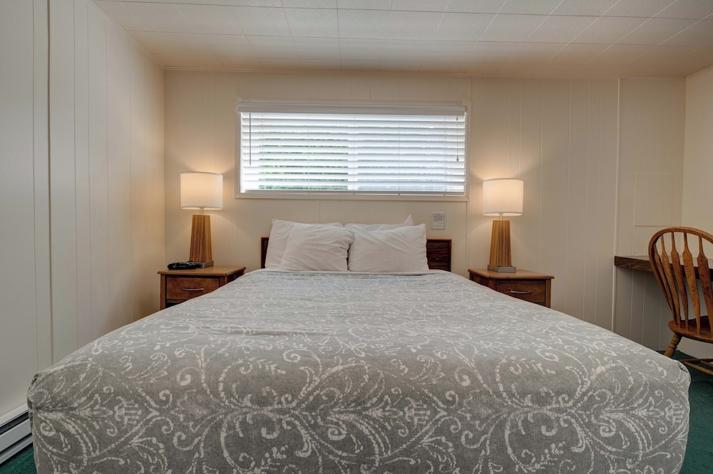 Ester Lee Oceanview Inn by null