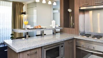 Apartment, 1 Bedroom | Private kitchen | Full-sized fridge, microwave, oven, stovetop