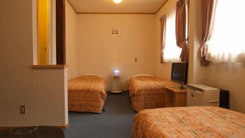 Quadruple Room | Free WiFi, bed sheets