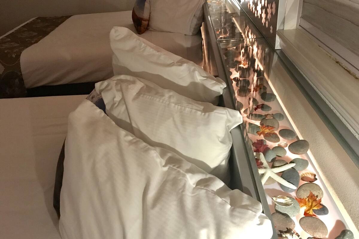 deluxe suite, balcony, lake view | 1 bedroom, desk, iron/ironing board, free wifi