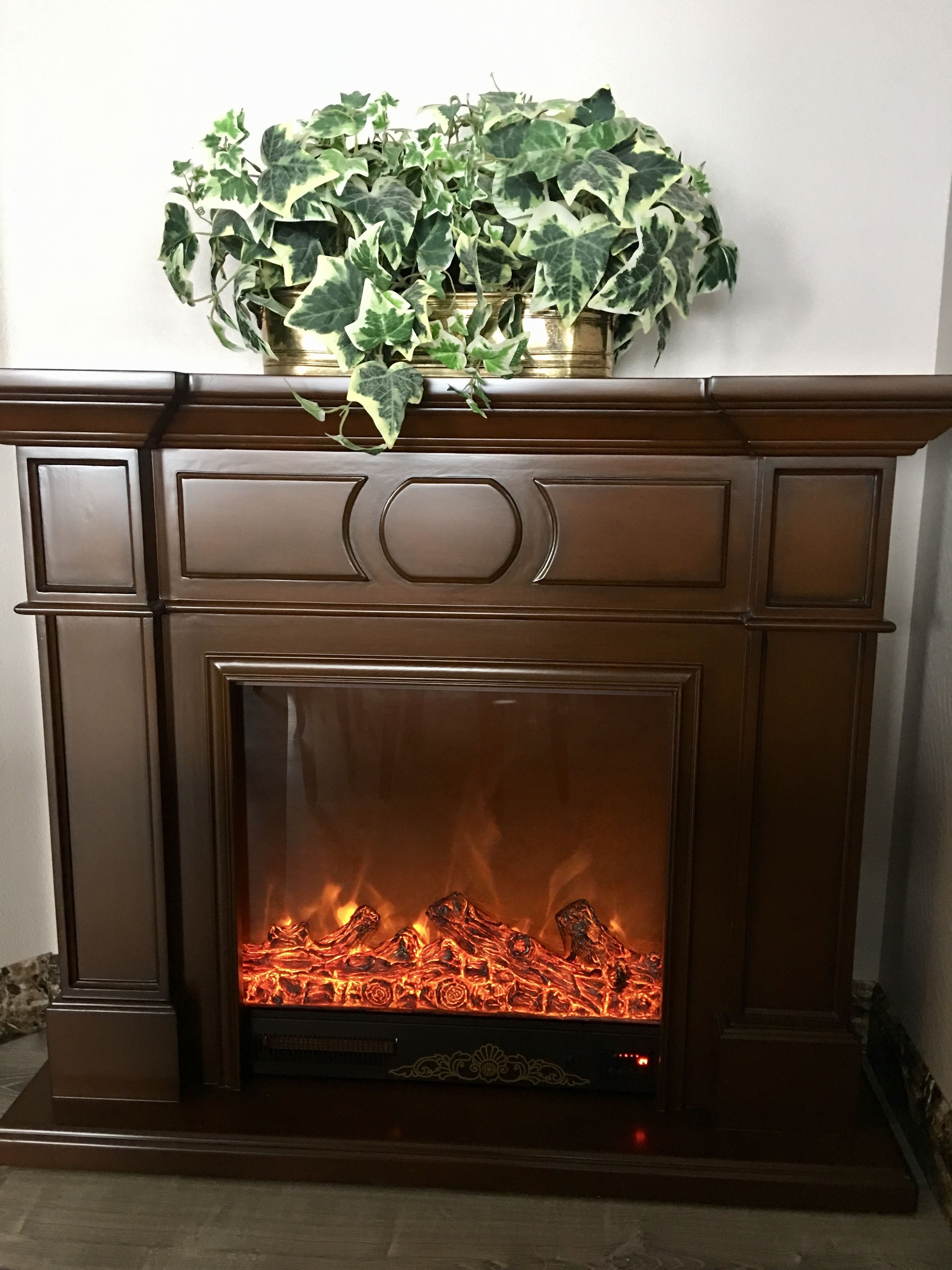 deluxe suite, balcony, lake view | living area | flat-screen tv