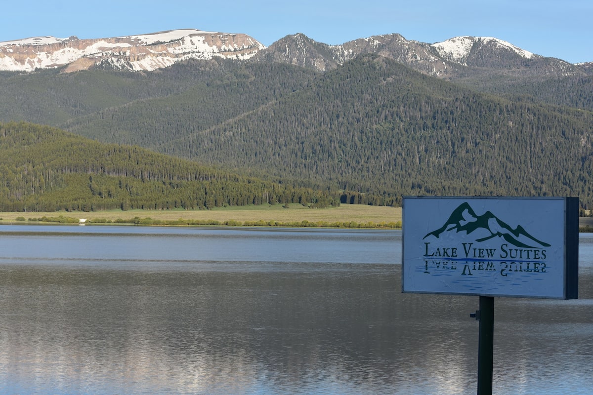 Deluxe Suite, Balcony, Lake View | Lake view