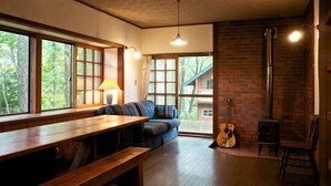 Lobby-lounge