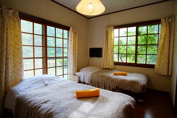 Basic Twin Room, 2 Single Beds