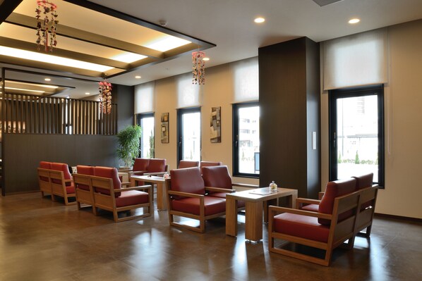 Lobby sitting area - Hotel Route-Inn Yanagawa Ekimae (Yanagawa)