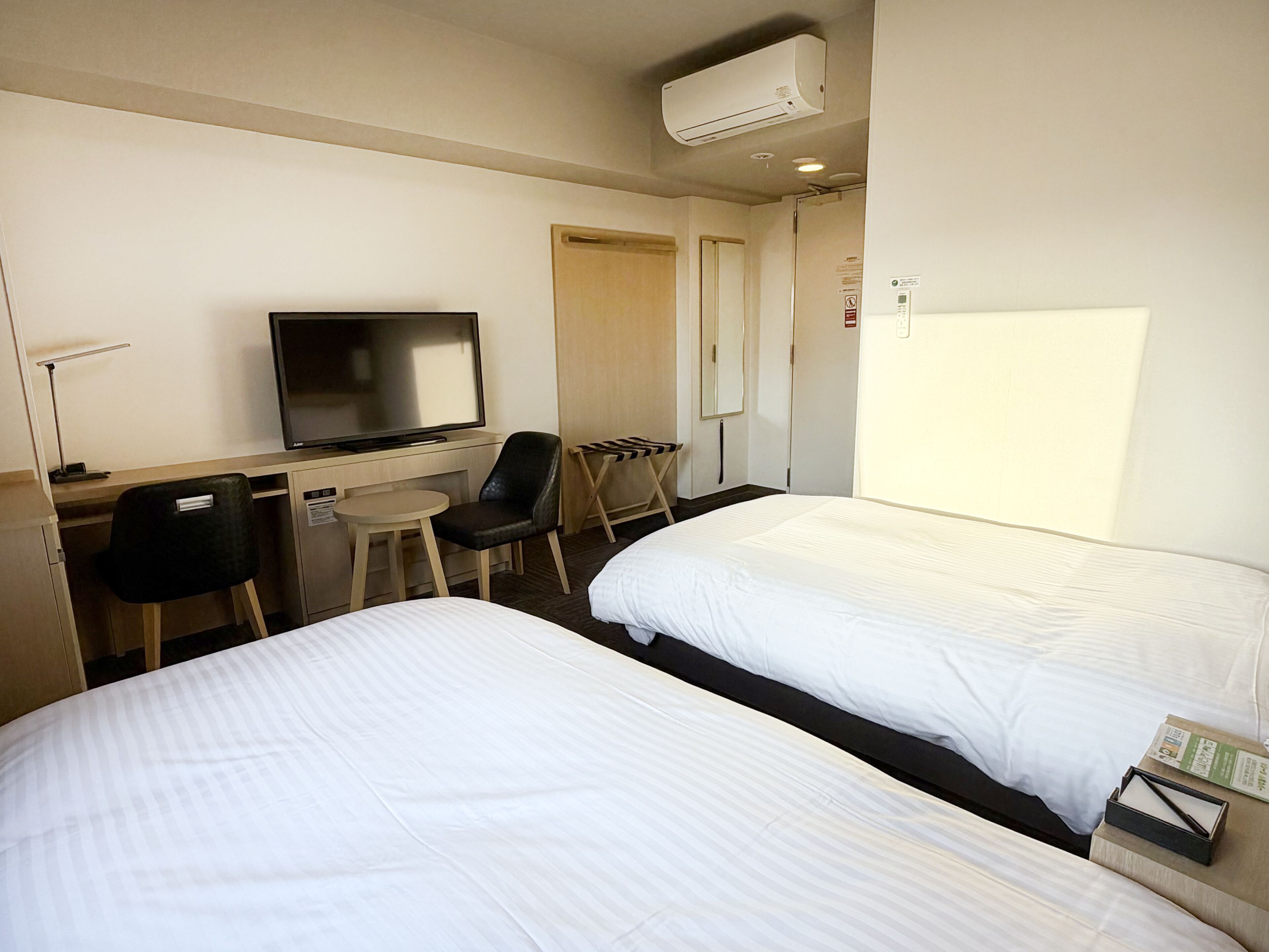 Desk, free WiFi, bed sheets