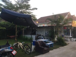 Outdoor dining - Punan Loft Nan (Nan)