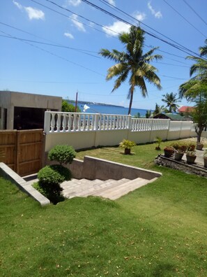 Garden - Kiwi's Hidden Resort (Medellin)