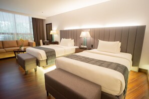 Studio Suite | 1 bedroom, minibar, desk, blackout curtains