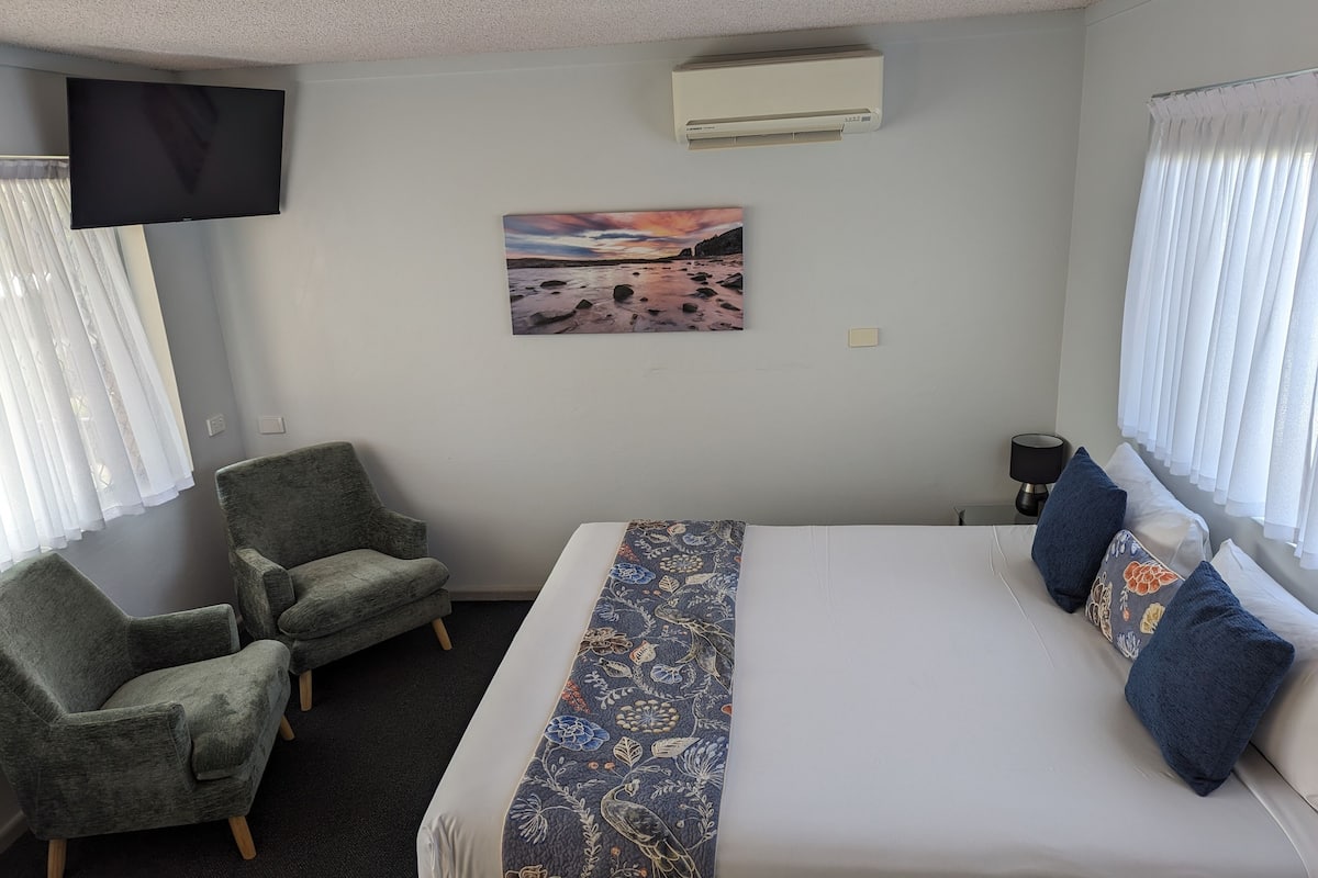 1 bedroom, laptop workspace, iron/ironing board, free WiFi