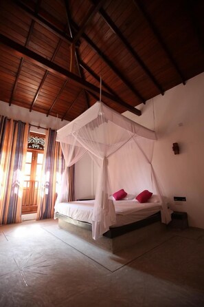 Bureau, chambres insonorisées, Wi-Fi gratuit