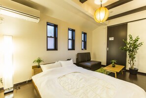 Comfort Townhome, Non Smoking | 2 bedrooms, in-room safe, free WiFi, bed sheets - Kyo Oyado Kurakura (Kyoto)