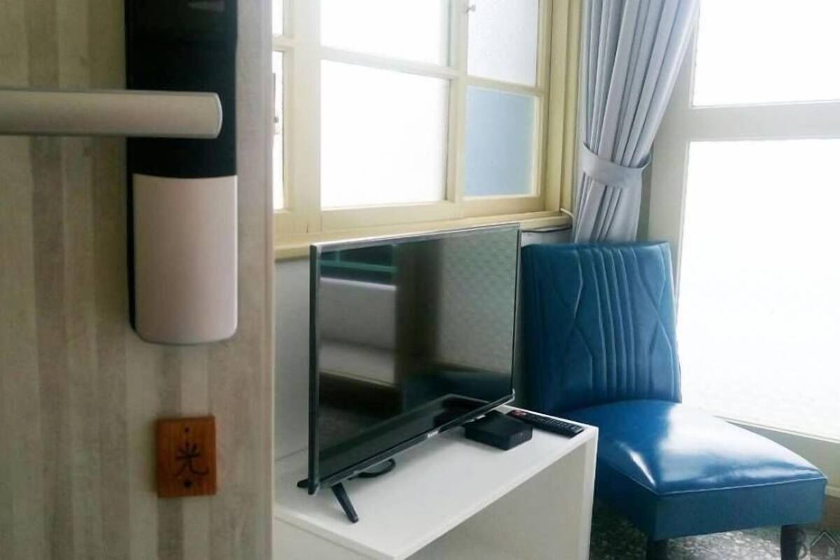 Blackout curtains, free WiFi