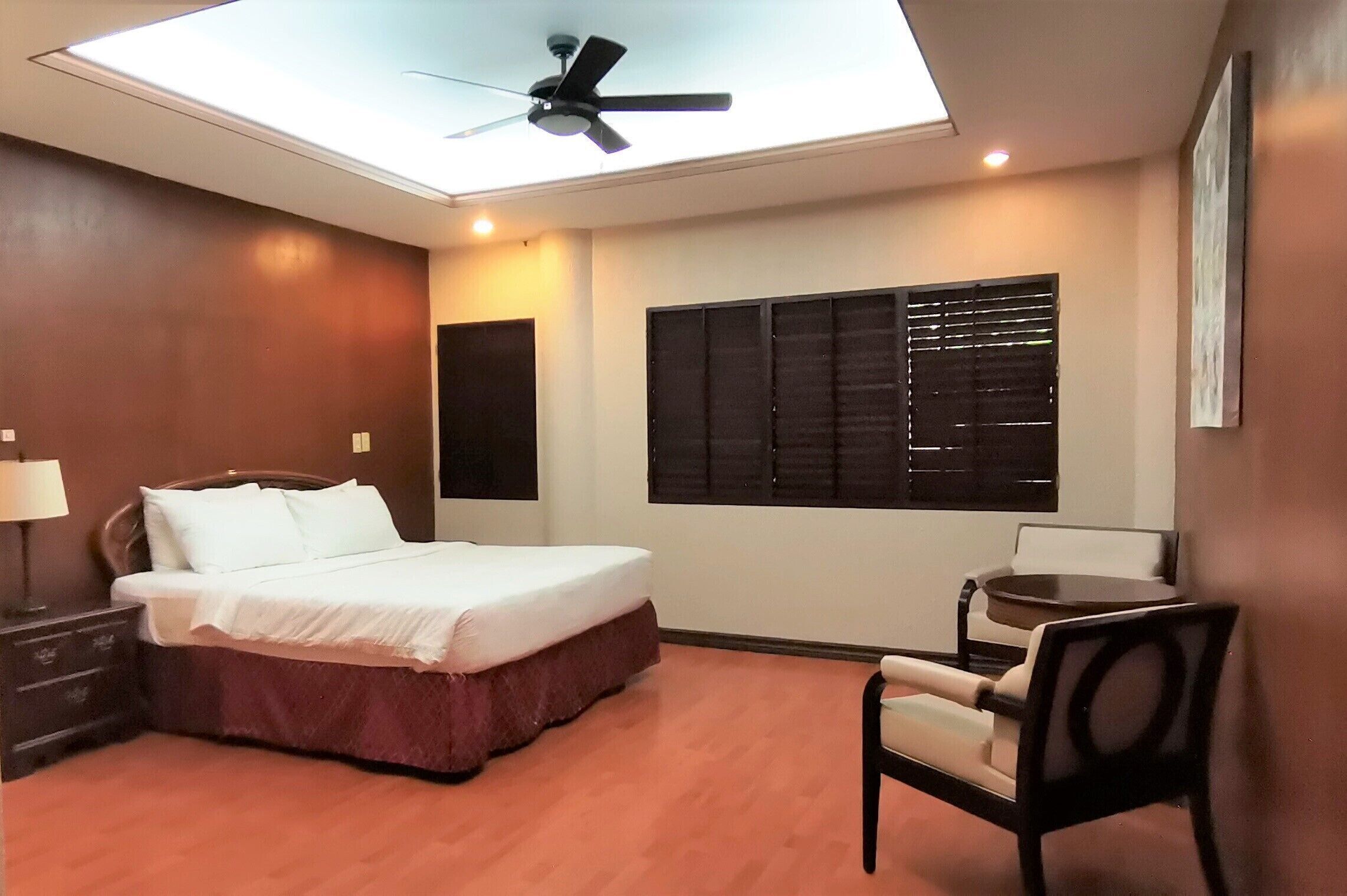 In-room safe, individually decorated, individually furnished, desk