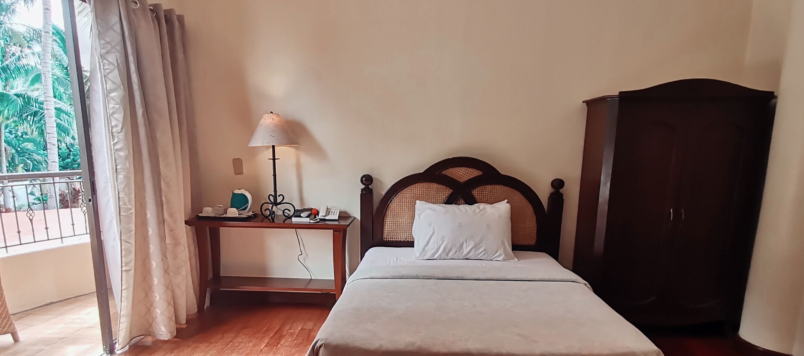 In-room safe, individually decorated, individually furnished, desk