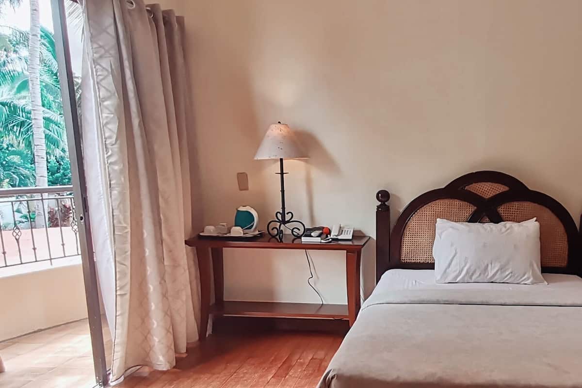 In-room safe, individually decorated, individually furnished, desk