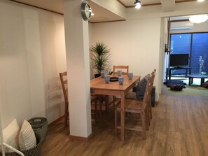 Traditional Townhome | In-room dining