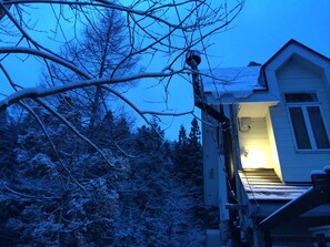 Front of property – evening/night - Condominium Sunset Inn (Hakuba)