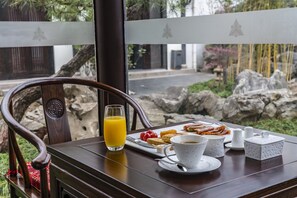Food and drink - Graceland Garden Court Hotel (Shanghai)