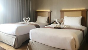 Desk, WiFi (free) - D-ONE Hotel (Hat Yai)