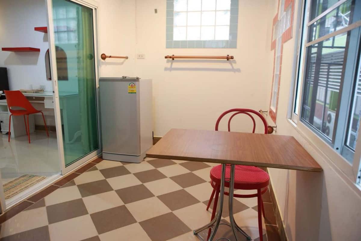 Standard, With Kitchen | Repas dans la chambre