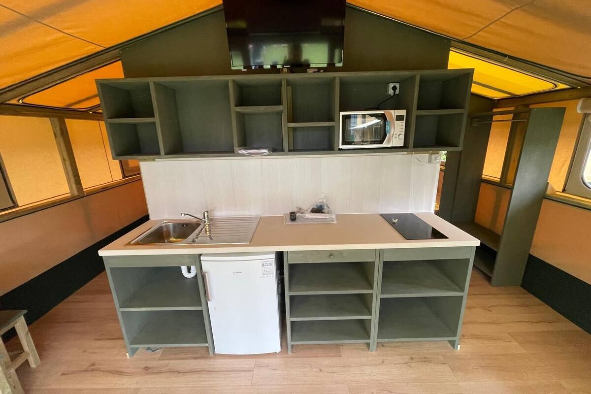 deluxe tent | private kitchen | fridge, coffee/tea maker, electric kettle, high chair