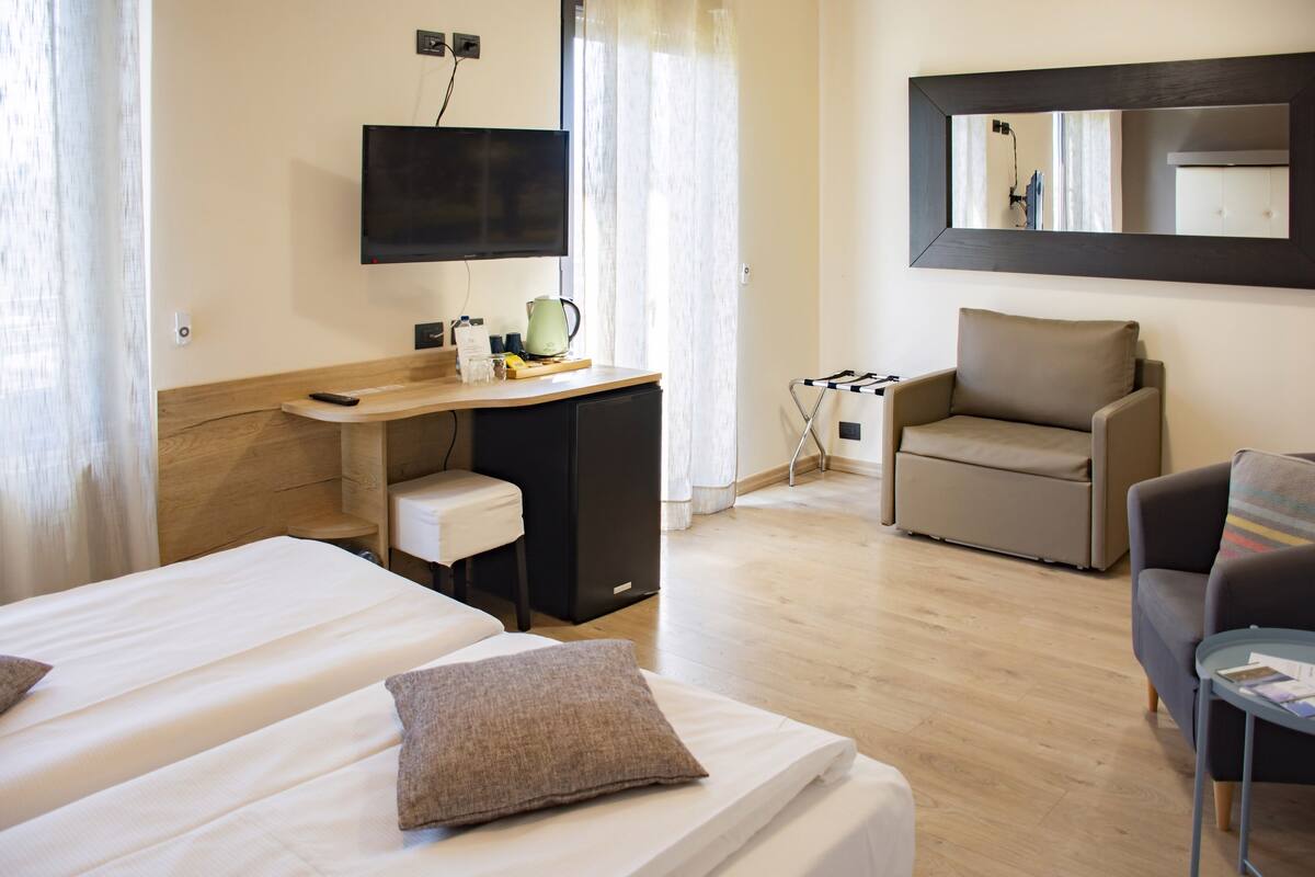 comfort double or twin room, 1 bedroom, balcony, partial lake view | 1 bedroom, premium bedding, down duvets, blackout curtains