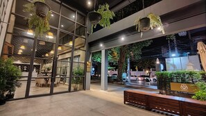 Property entrance - Collection O The Spades Hostel (Bangkok)