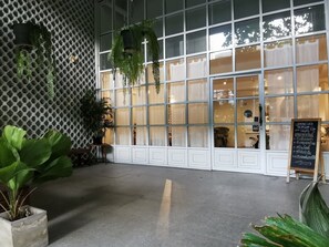 Property entrance - Collection O The Spades Hostel (Bangkok)