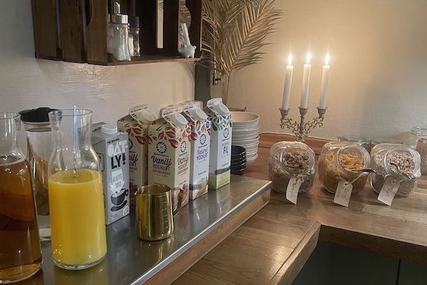 Free daily continental breakfast