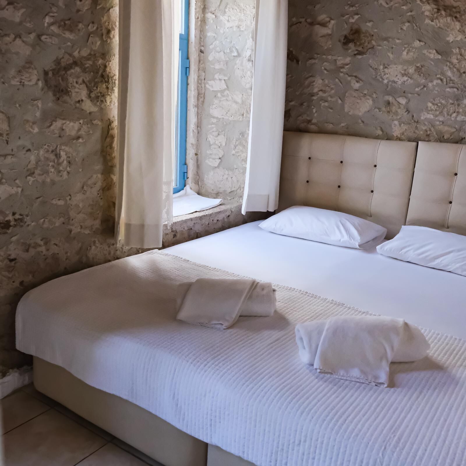 standard double room | premium bedding, iron/ironing board, free wifi