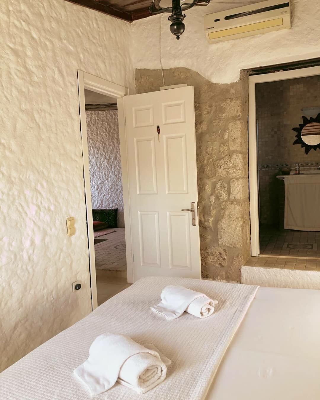 standard double room | premium bedding, iron/ironing board, free wifi