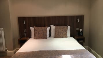 Double Room | In-room safe, individually decorated, desk, iron/ironing board