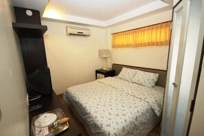 Standard Double Room Private Bathroom | Free WiFi - Nine Place Sukhumvit 81 - BTS On Nut (Bangkok)