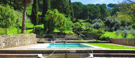 Seasonal outdoor pool