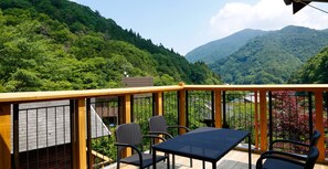 ห้องพัก (Satoyama Hutte Type H) | วิวระเบียง