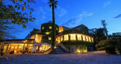 Resort Hotel Moanacoast