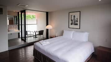 Superior Double Room Maisonette with Spa Bath -Annex | Free WiFi, bed sheets