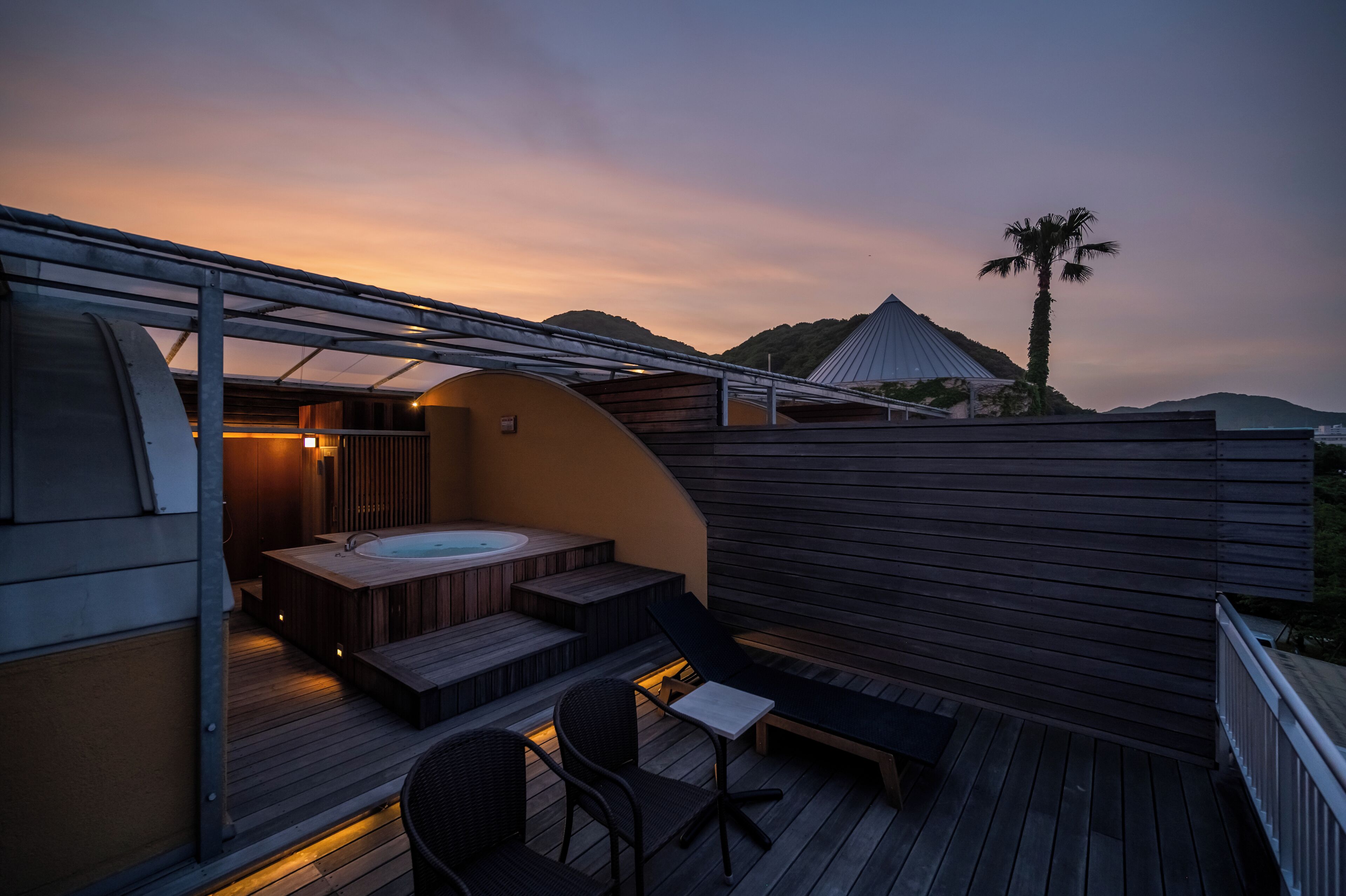 Standard Twin Room Maisonette with Spa Bath -Main Building | Free WiFi, bed sheets